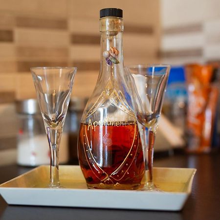 Apartments Six 克拉列维察 外观 照片