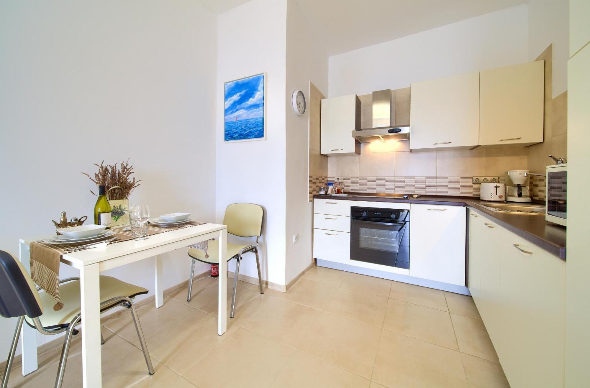 Apartments Six 克拉列维察 外观 照片