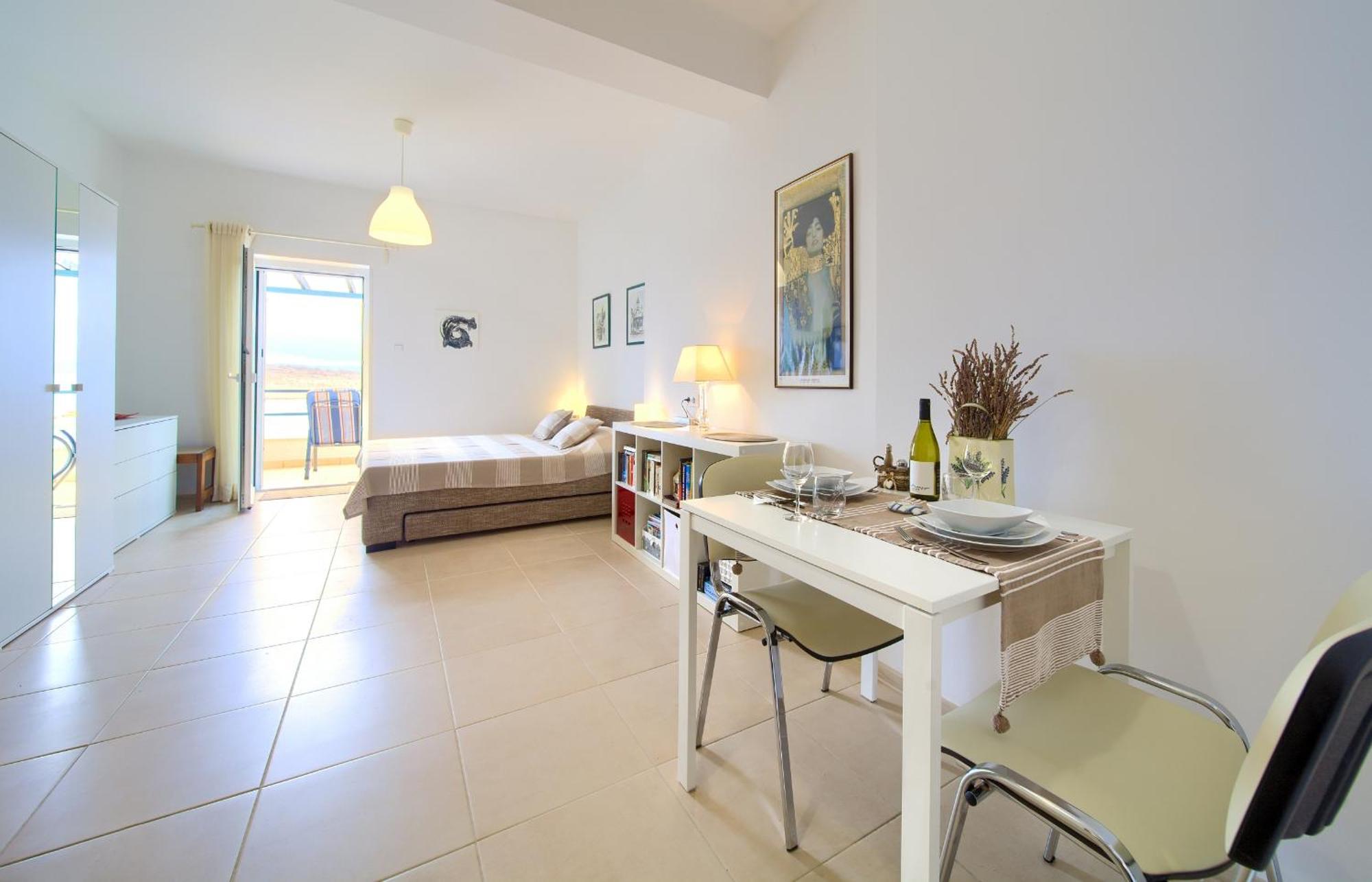 Apartments Six 克拉列维察 外观 照片